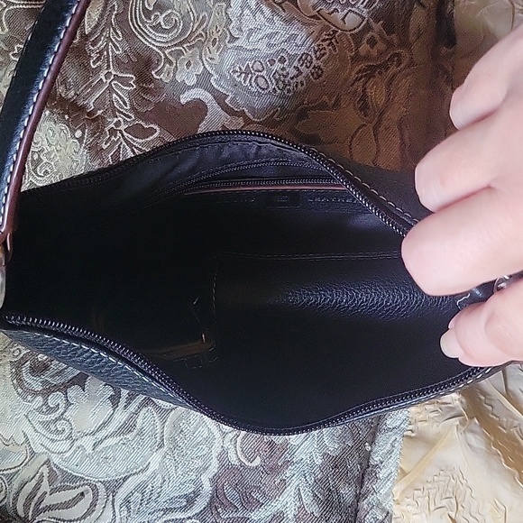 Wilson leather handbag and wallet set - Picture 12 of 12